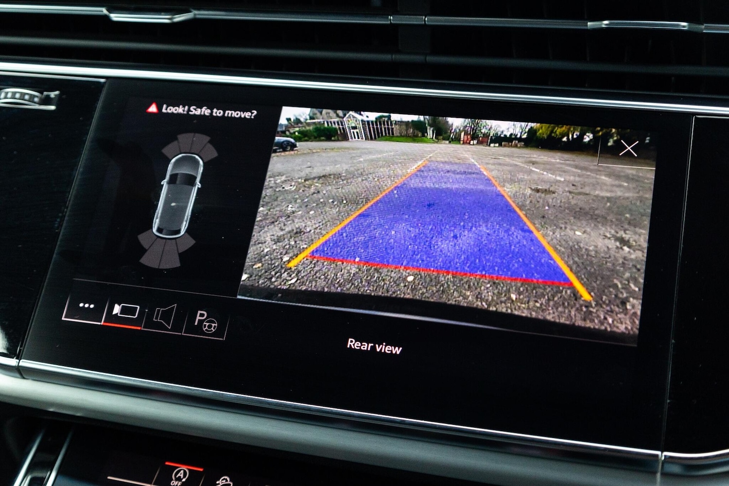 Used Audi Q8 2022 for sale - 76866337: Photo 36