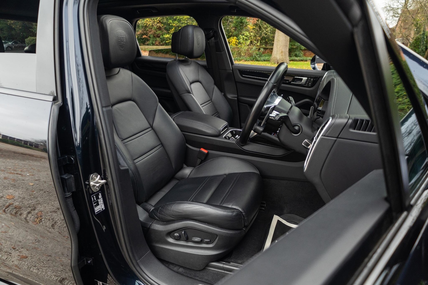 Used Porsche Cayenne 2022 for sale - 76473173: Photo 47