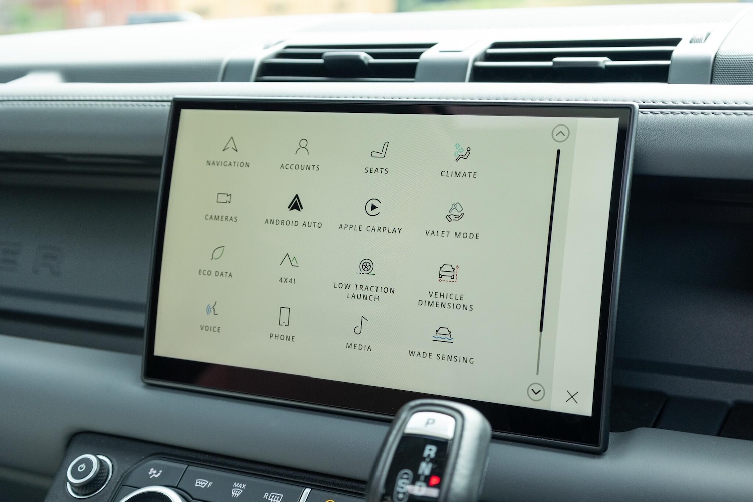 Used Land Rover Defender 2023 for sale - 77254920: Photo 12