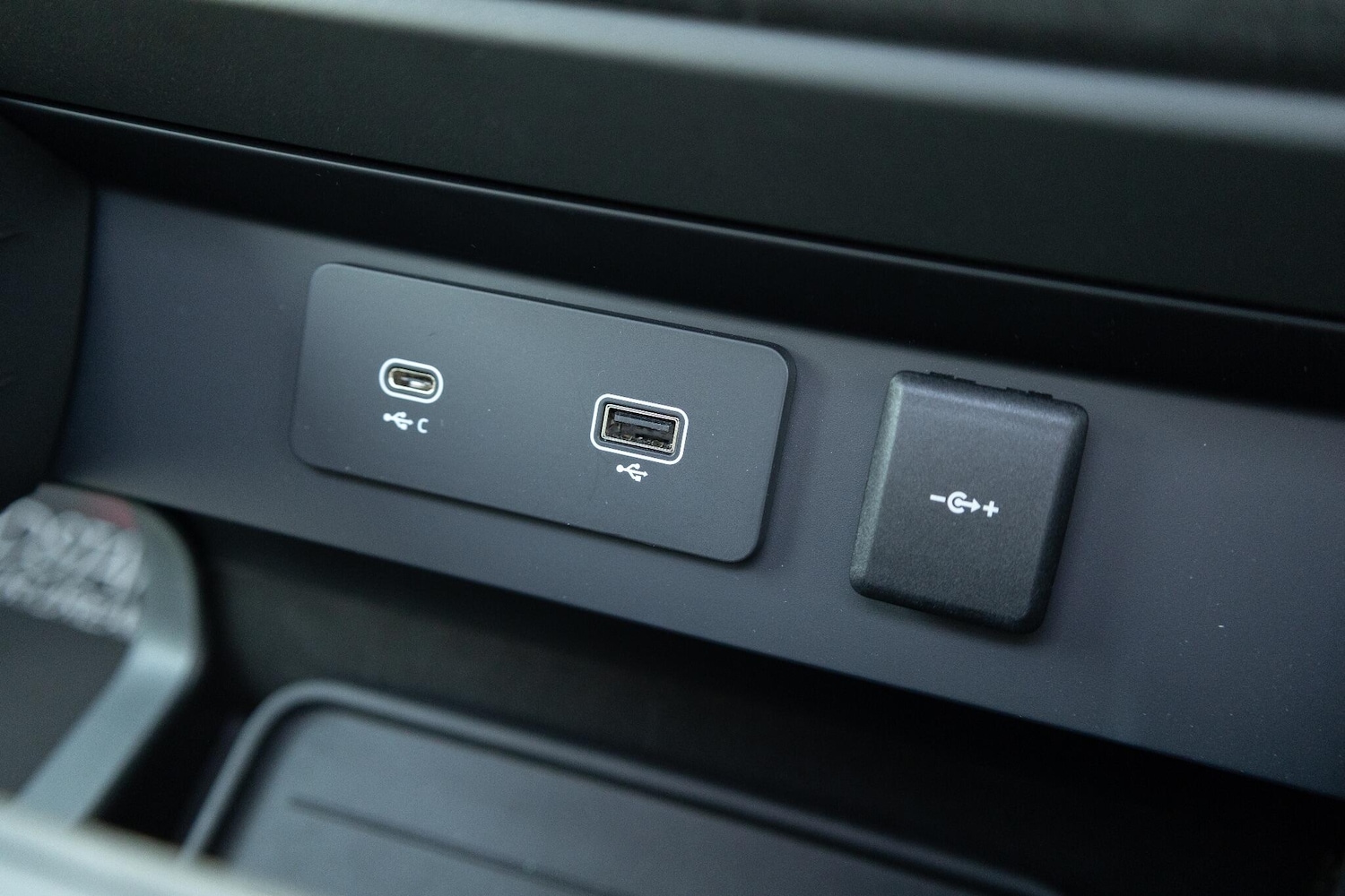 Used Land Rover Defender 2023 for sale - 77254920: Photo 13