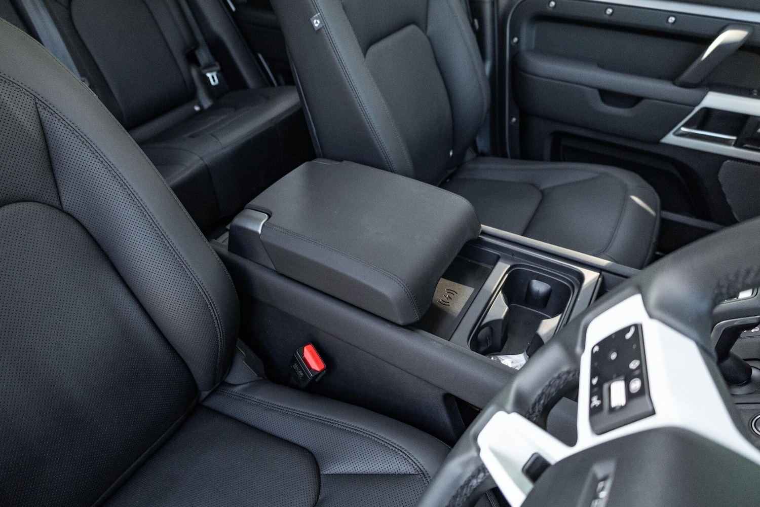 Used Land Rover Defender 2023 for sale - 77254920: Photo 35