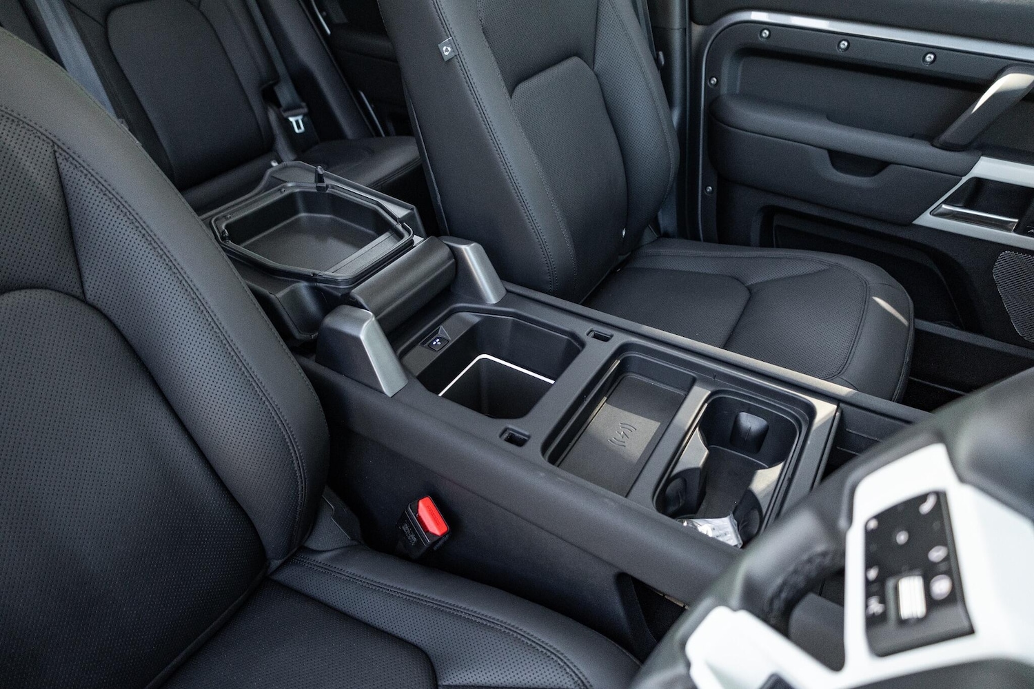 Used Land Rover Defender 2023 for sale - 77254920: Photo 37