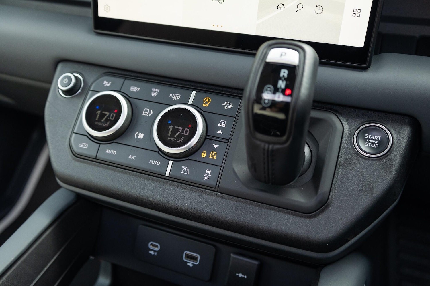 Used Land Rover Defender 2023 for sale - 77254920: Photo 7