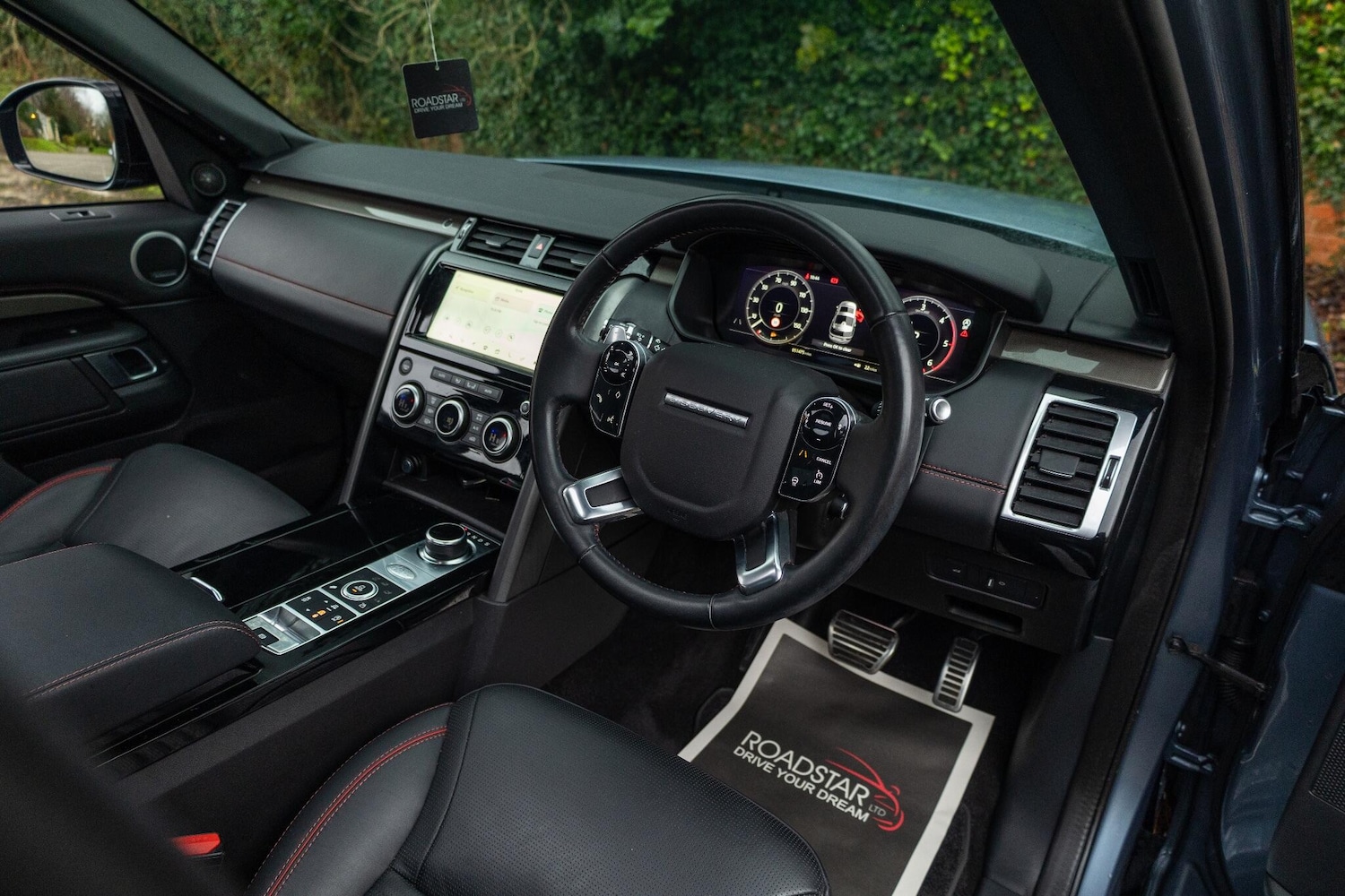 Used Land Rover Discovery 2019 for sale - 76702085: Photo 3