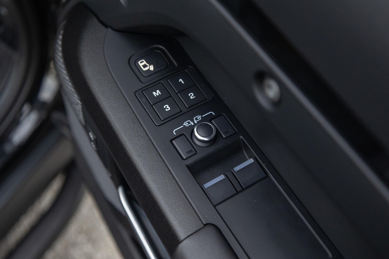 Used Land Rover Defender 2022 for sale - 76987612: Photo 10