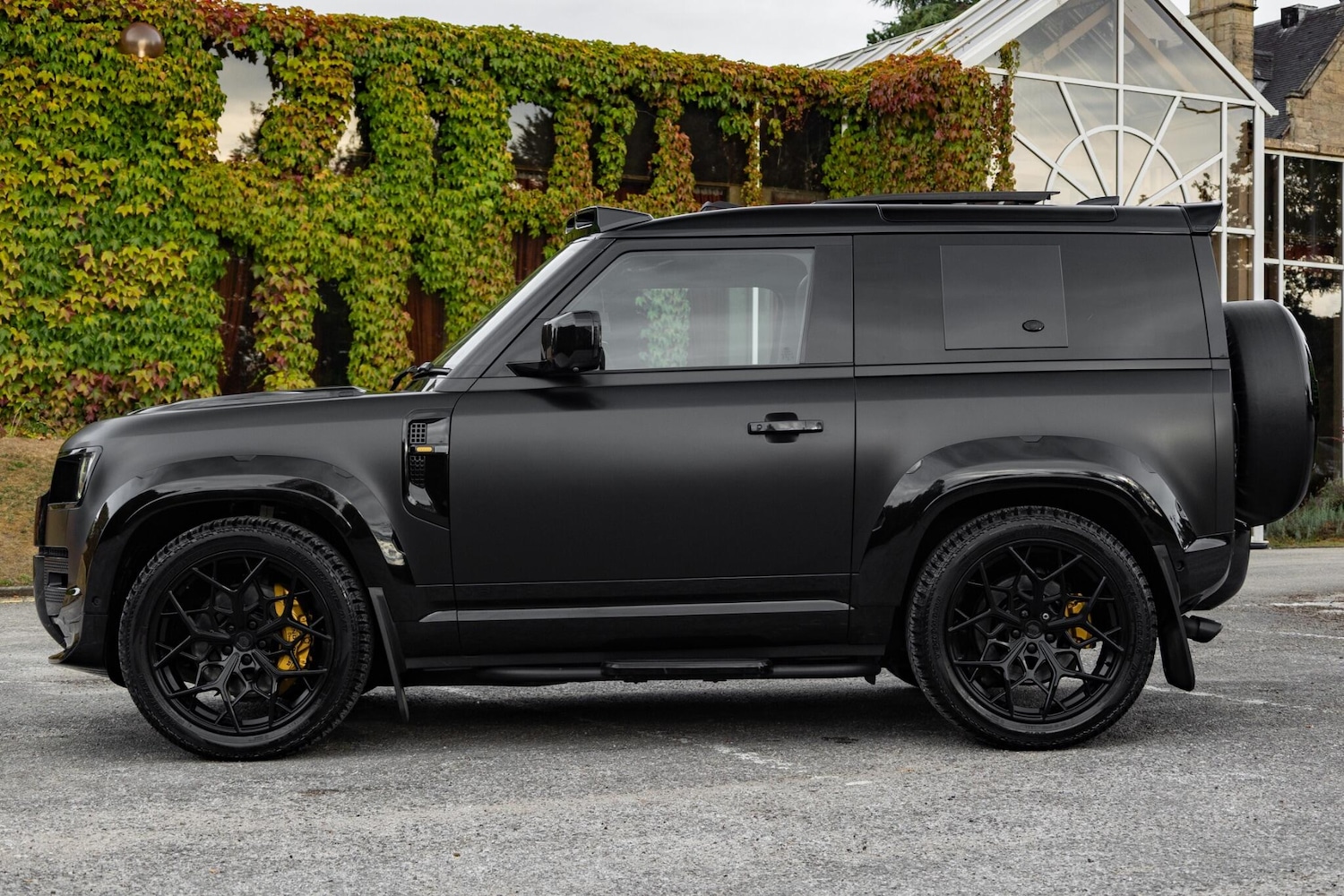 Used Land Rover Defender 2022 for sale - 76987612: Photo 12