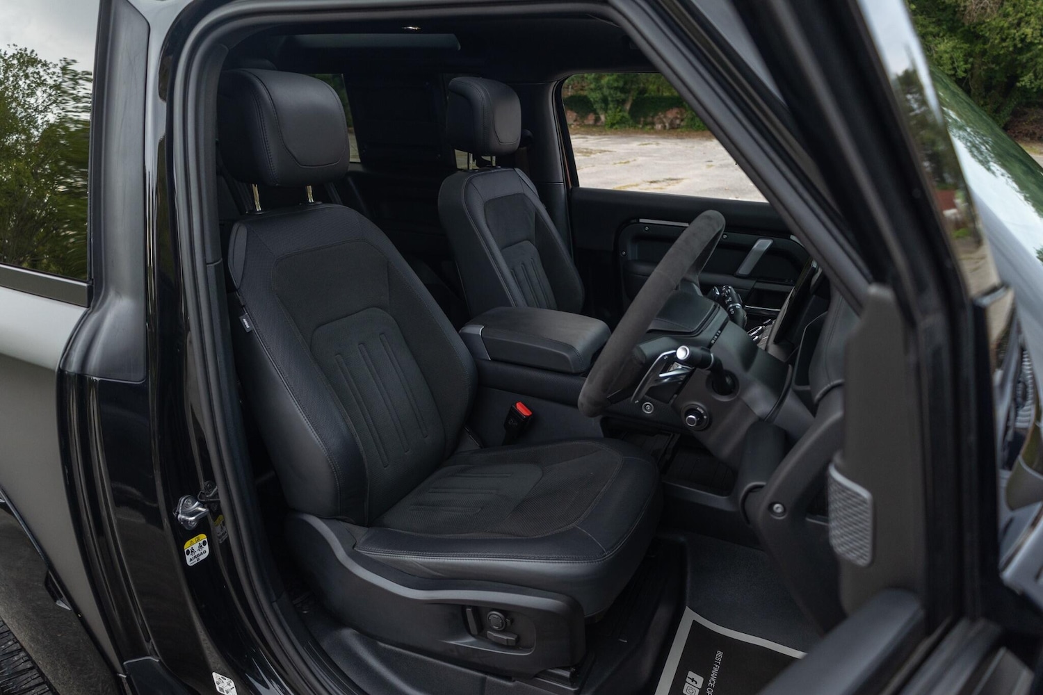 Used Land Rover Defender 2022 for sale - 76987612: Photo 13