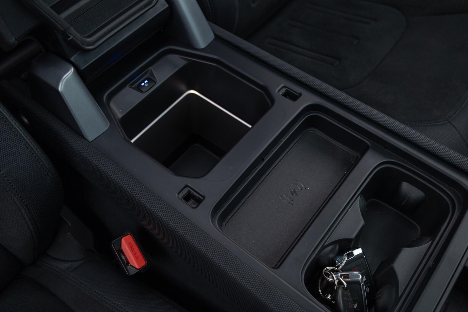 Used Land Rover Defender 2022 for sale - 76987612: Photo 14