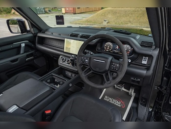 Used Land Rover Defender 2022 for sale - 76987612: Photo