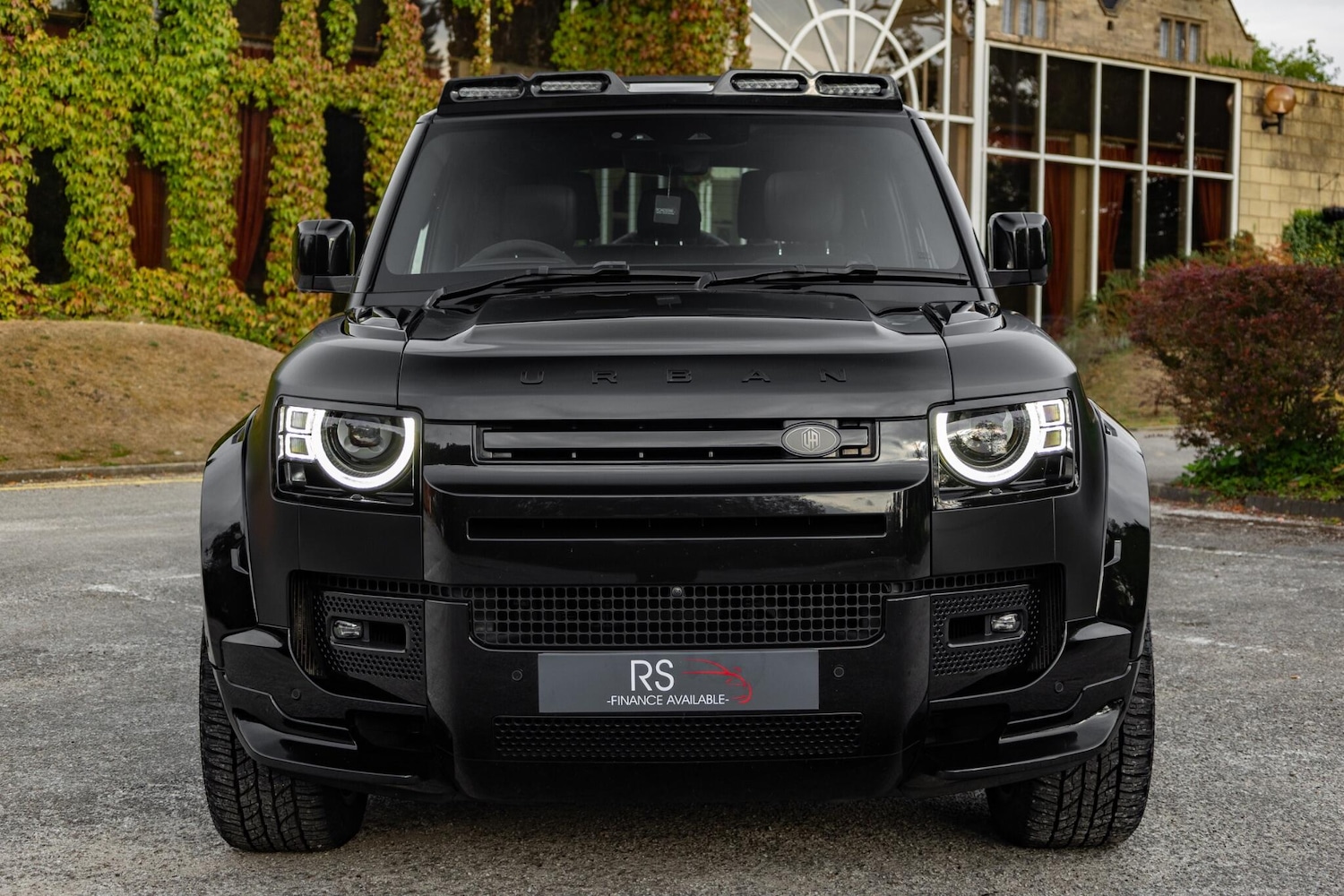 Used Land Rover Defender 2022 for sale - 76987612: Photo 4