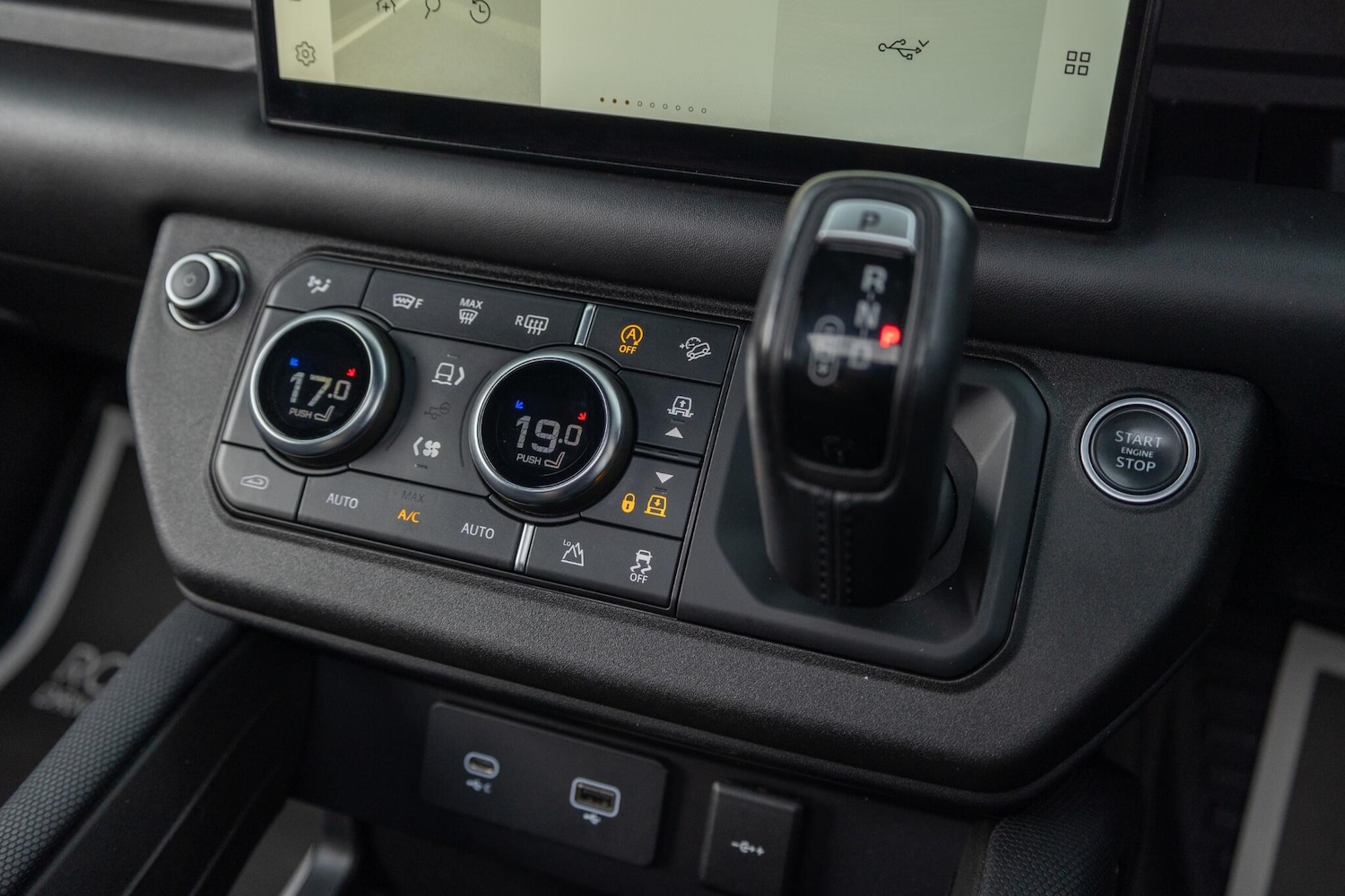 Used Land Rover Defender 2022 for sale - 76987612: Photo 5