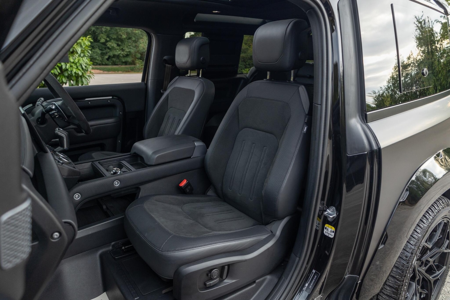 Used Land Rover Defender 2022 for sale - 76987612: Photo 52