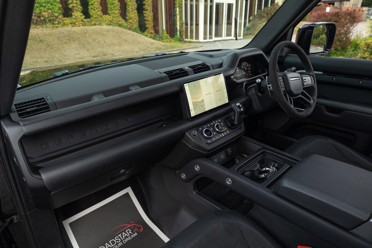 Used Land Rover Defender 2022 for sale - 76987612: Photo 6