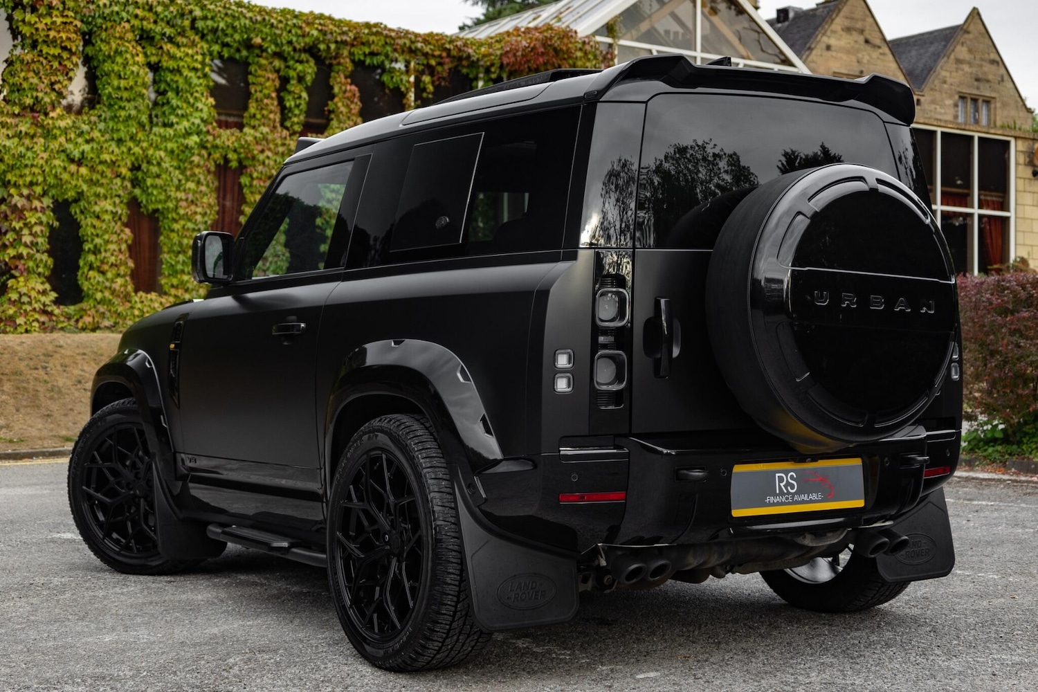 Used Land Rover Defender 2022 for sale - 76987612: Photo 9