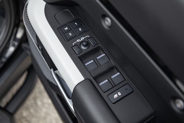 Used Land Rover Defender 110 2023 for sale - 76270528: Photo 14
