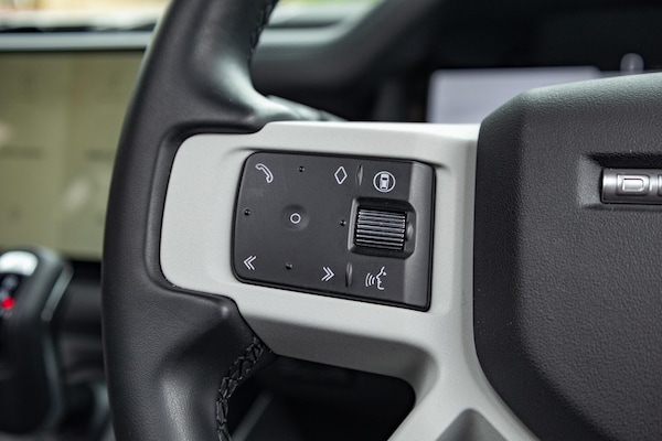 Used Land Rover Defender 110 2023 for sale - 76270528: Photo 4