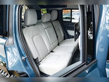 Used Land Rover Defender 2025 for sale - 79039206: Photo