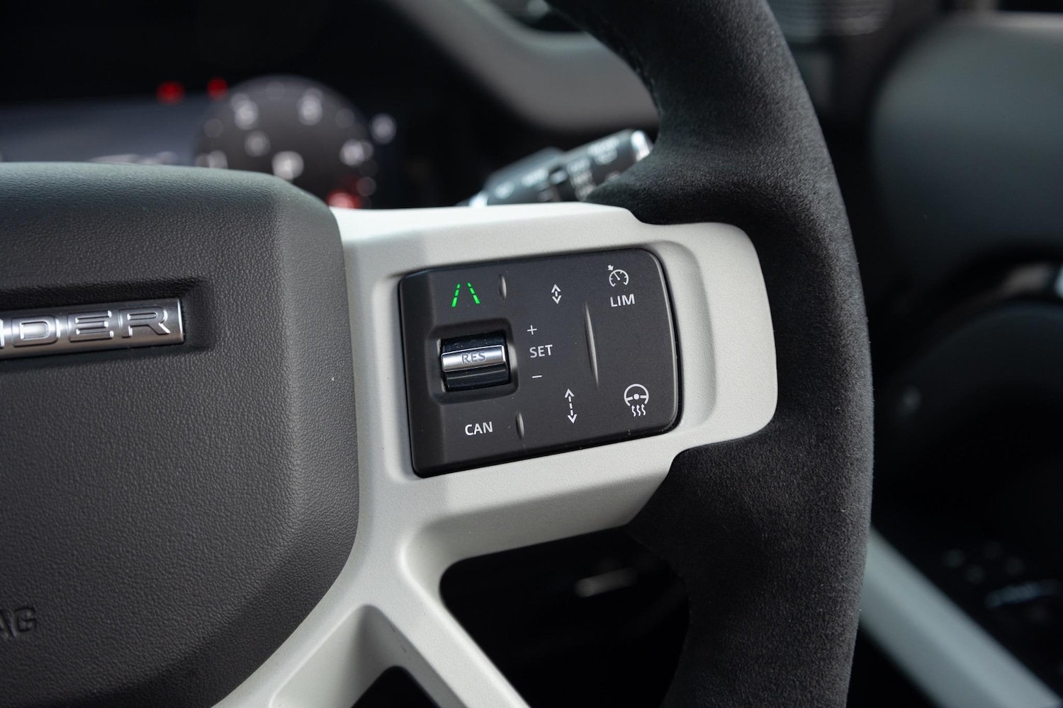 Used Land Rover Defender 2024 for sale - 76988683: Photo 24