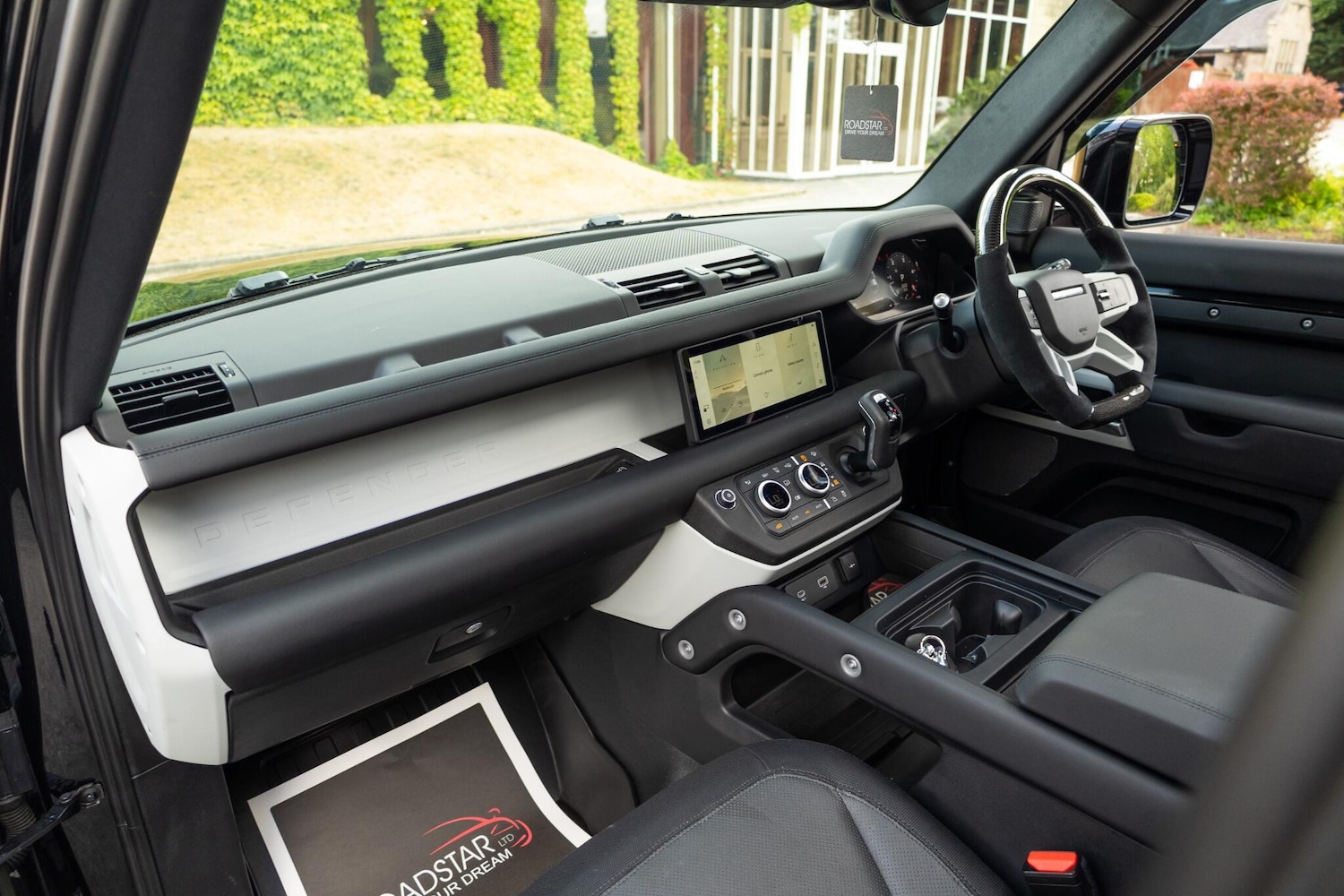 Used Land Rover Defender 2024 for sale - 76988683: Photo 32