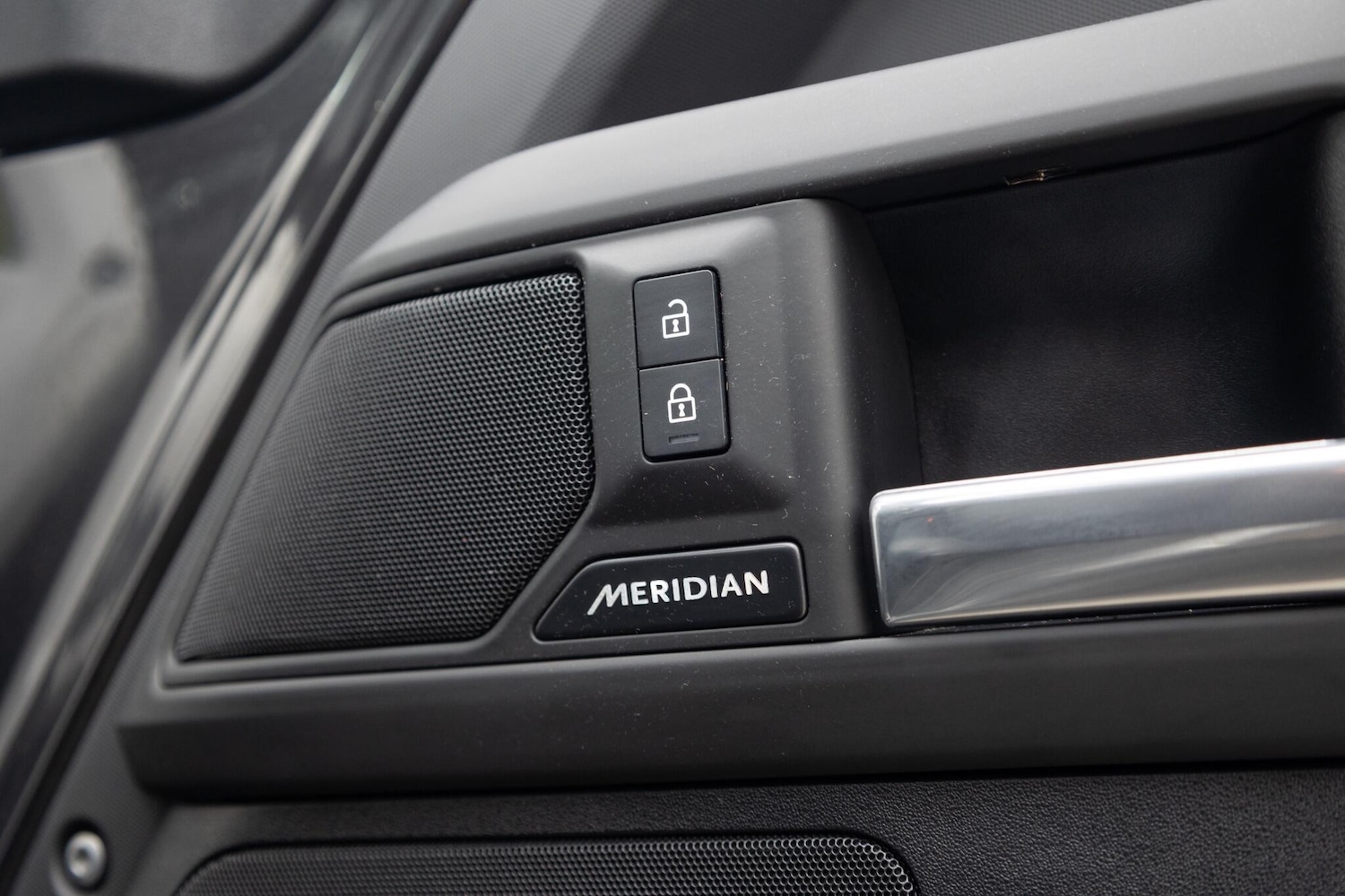 Used Land Rover Defender 2024 for sale - 76988683: Photo 6