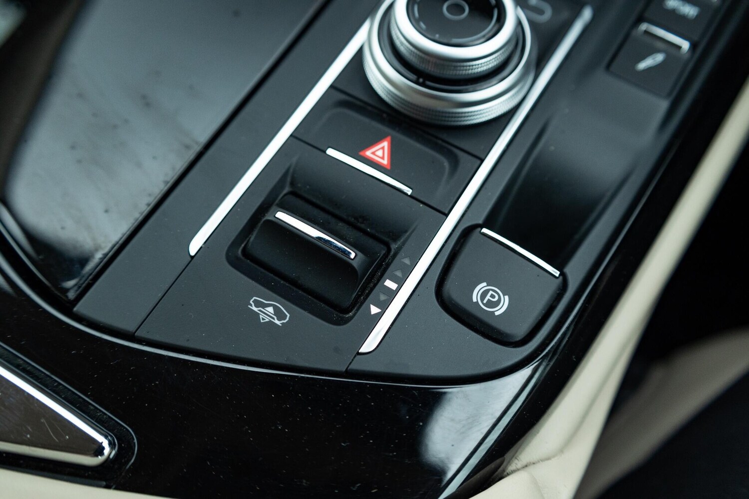 Used Maserati Levante 2018 for sale - 77387009: Photo 19