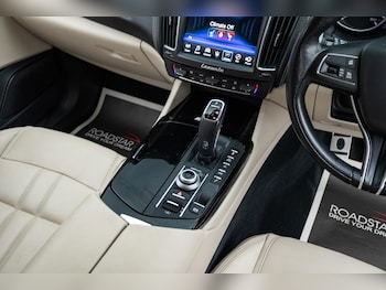 Used Maserati Levante 2018 for sale - 77387009: Photo