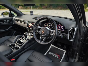 Used Porsche Cayenne 2023 for sale - 76996240: Photo