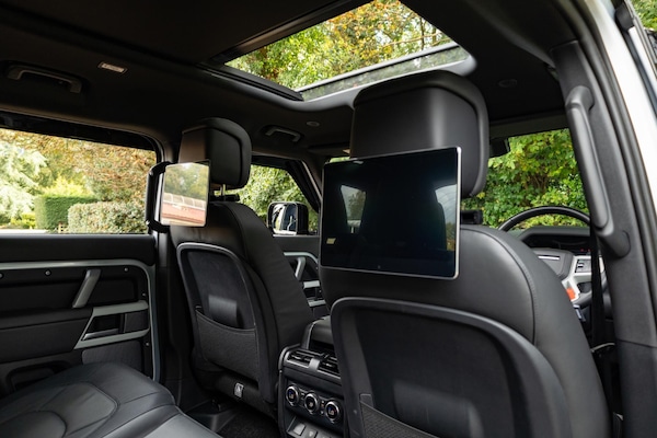 Used Land Rover Defender 110 2024 for sale - 75780947: Photo 3
