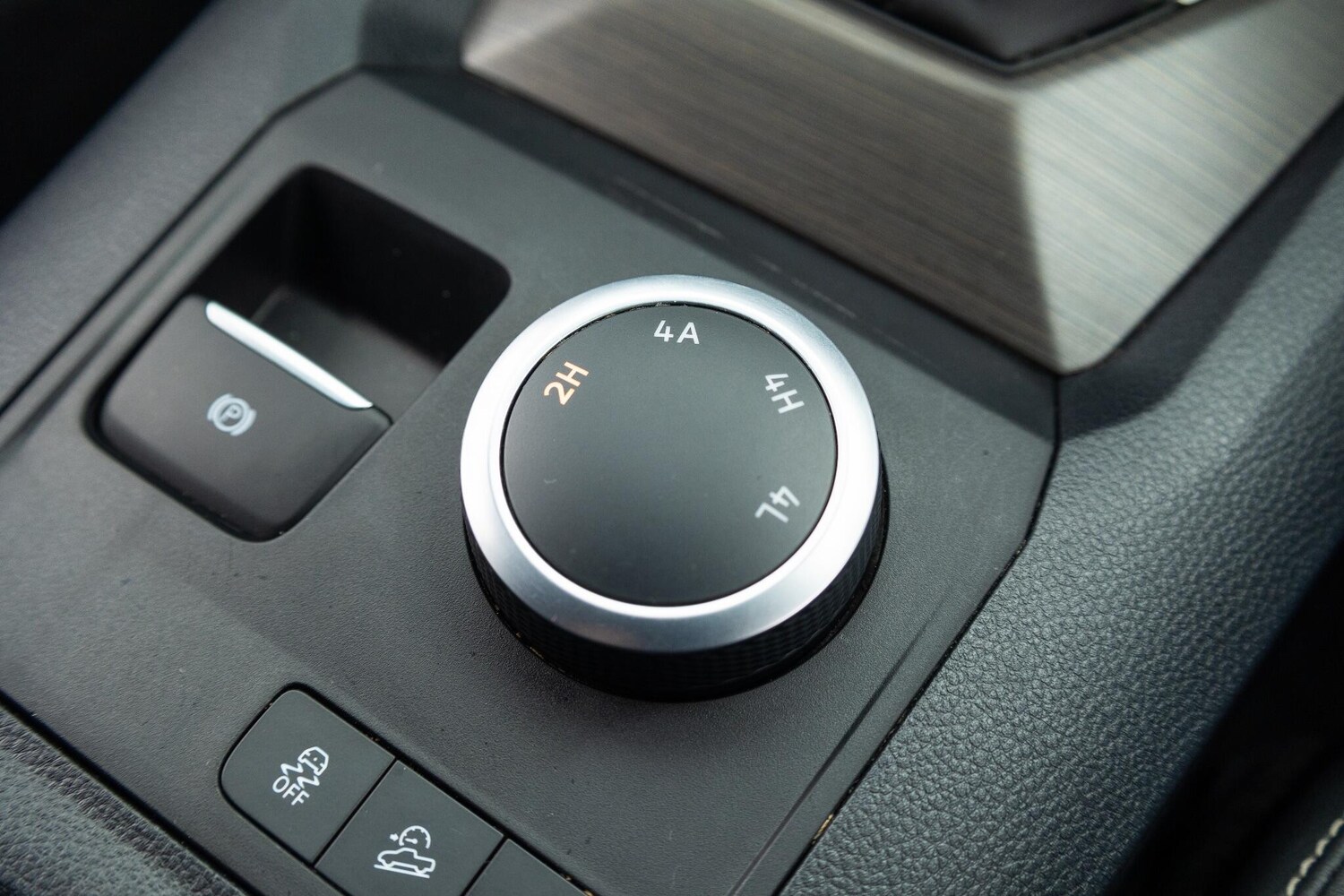 Used Volkswagen Amarok 2024 for sale - 77838926: Photo 18