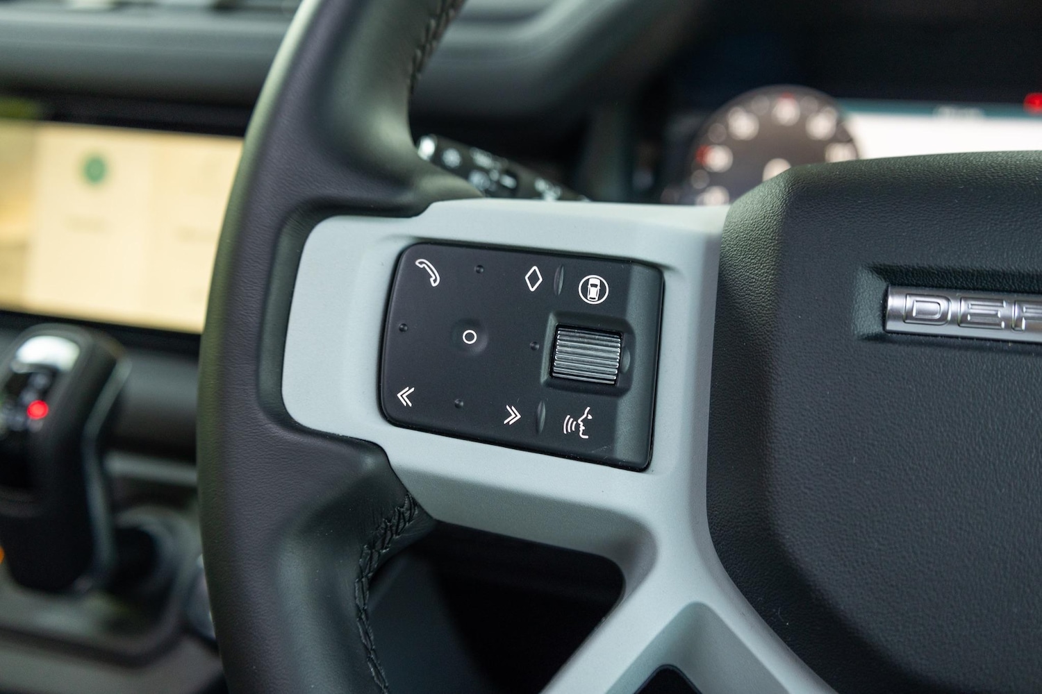 Used Land Rover Defender 2024 for sale - 76926448: Photo 10