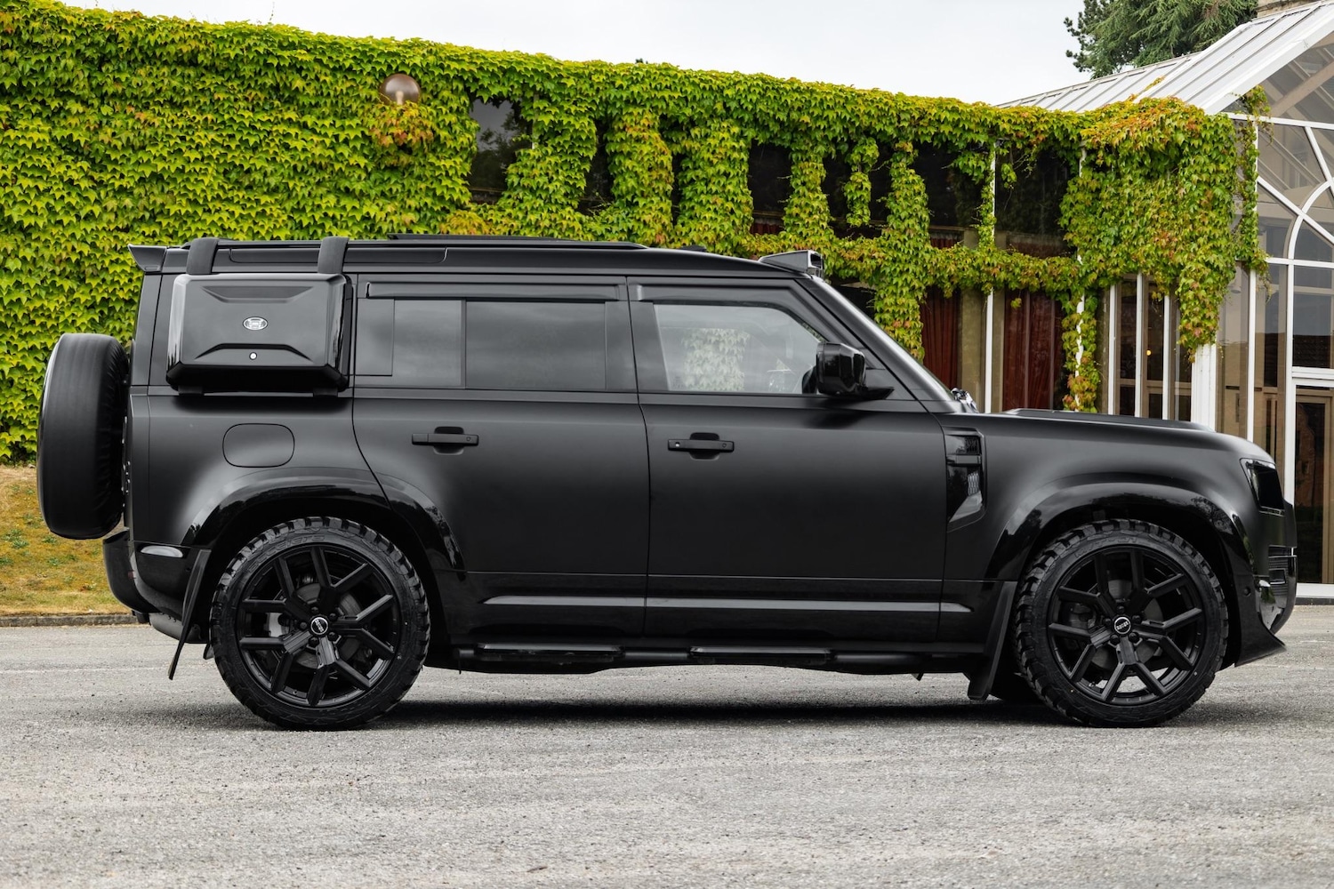 Used Land Rover Defender 2024 for sale - 76926448: Photo 13