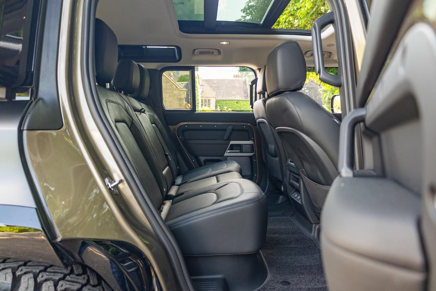 Used Land Rover Defender 2024 for sale - 76926448: Photo 26