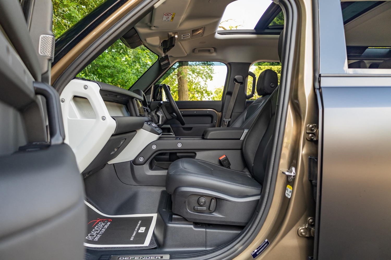 Used Land Rover Defender 2024 for sale - 76926448: Photo 29