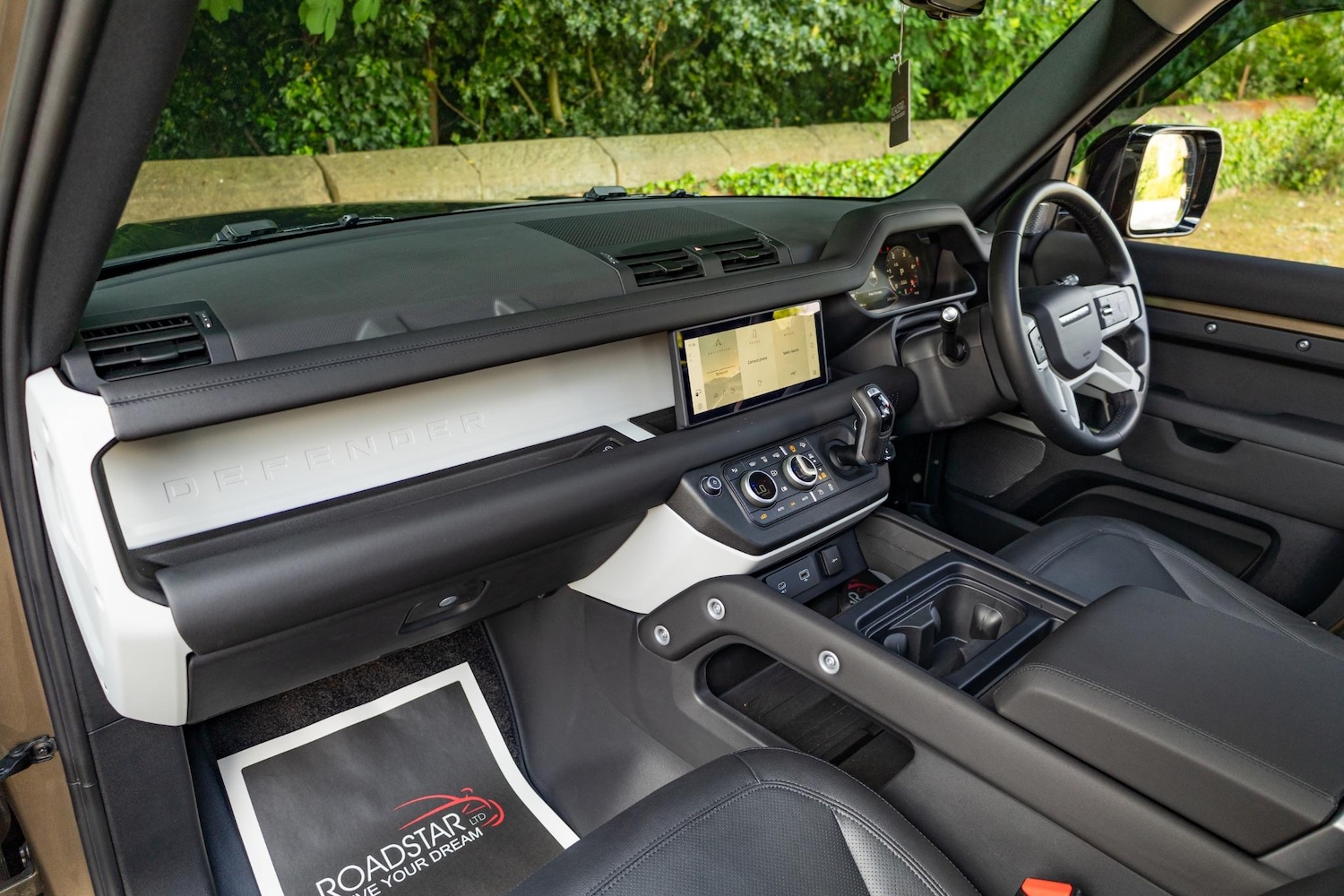 Used Land Rover Defender 2024 for sale - 76926448: Photo 31