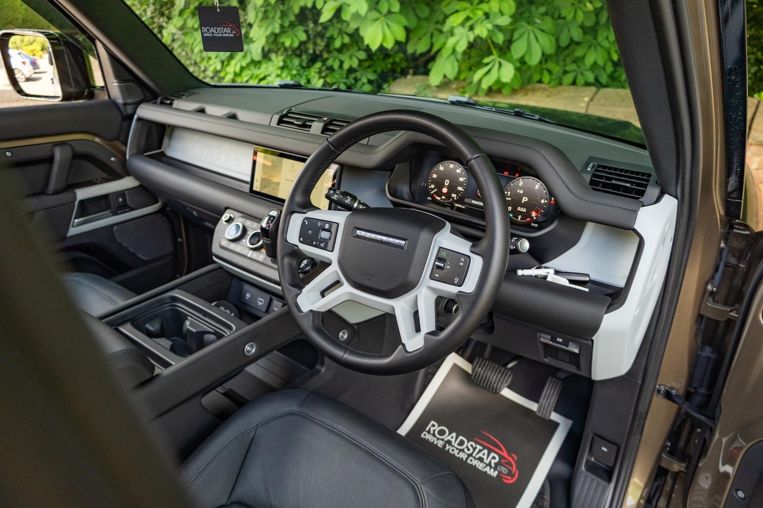 Used Land Rover Defender 2024 for sale - 76926448: Photo 35