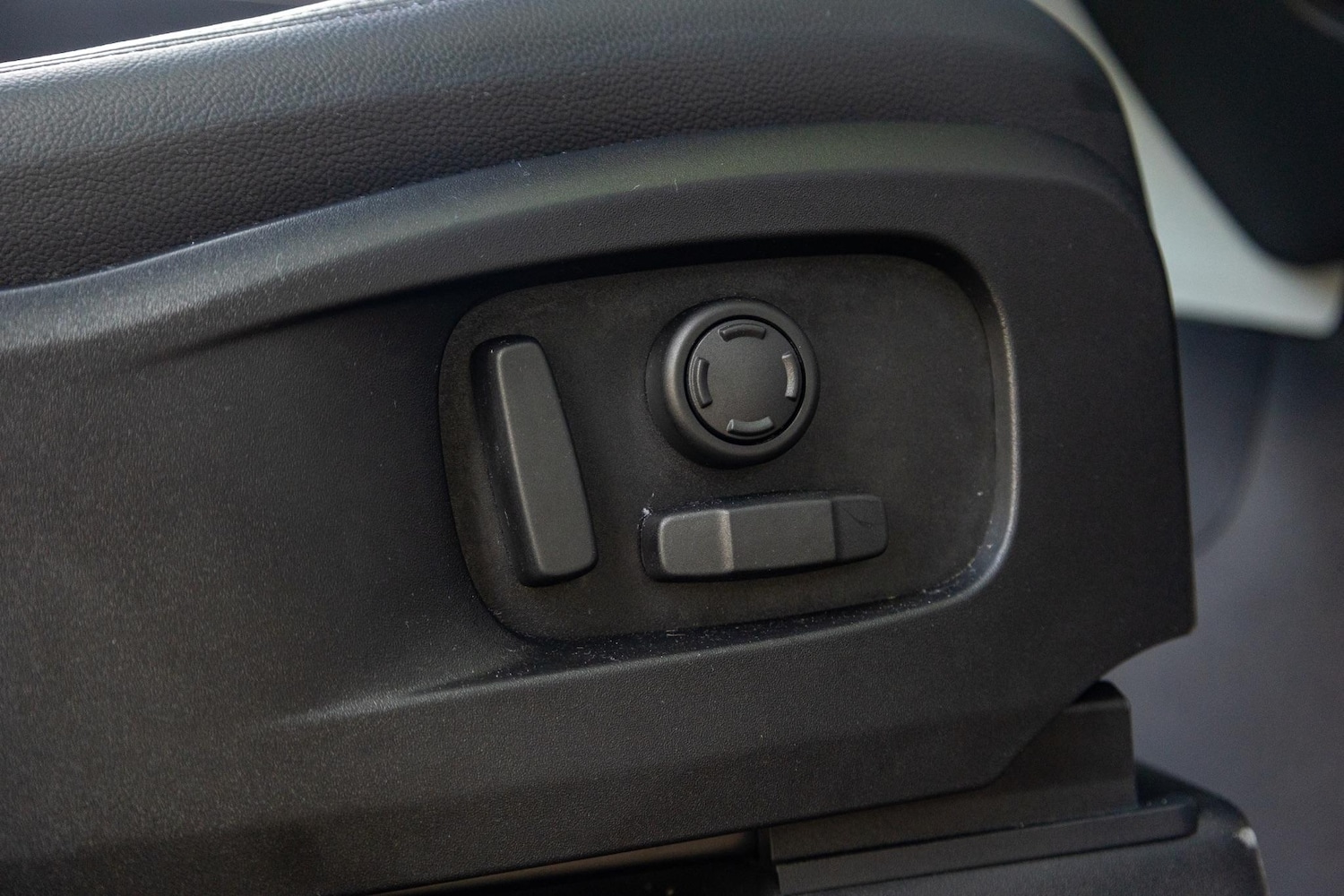 Used Land Rover Defender 2024 for sale - 76926448: Photo 39