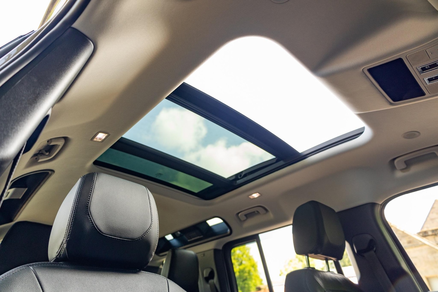 Used Land Rover Defender 2024 for sale - 76926448: Photo 41