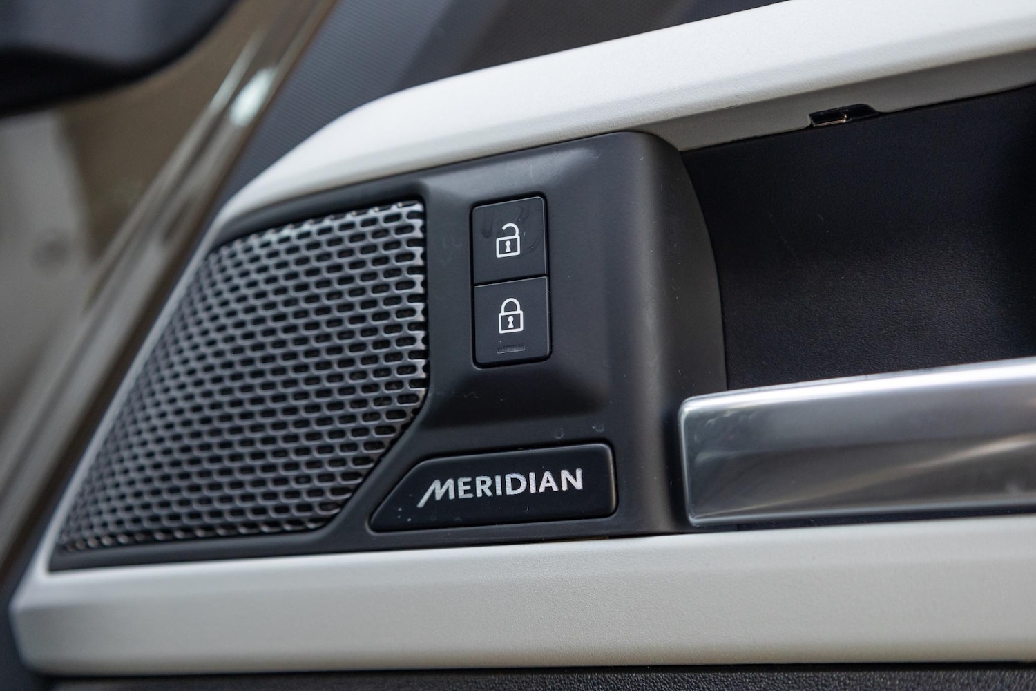 Used Land Rover Defender 2024 for sale - 76926448: Photo 6