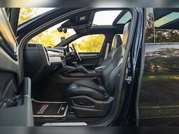 Used Porsche Cayenne 2023 for sale - 76989347: Photo