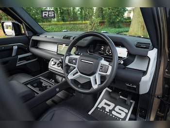Used Land Rover Defender 110 2024 for sale - 77696661: Photo