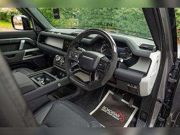 Used Land Rover Defender 110 2023 for sale - 75539945: Photo