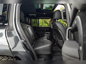 Used Land Rover Defender 110 2023 for sale - 75414163: Photo