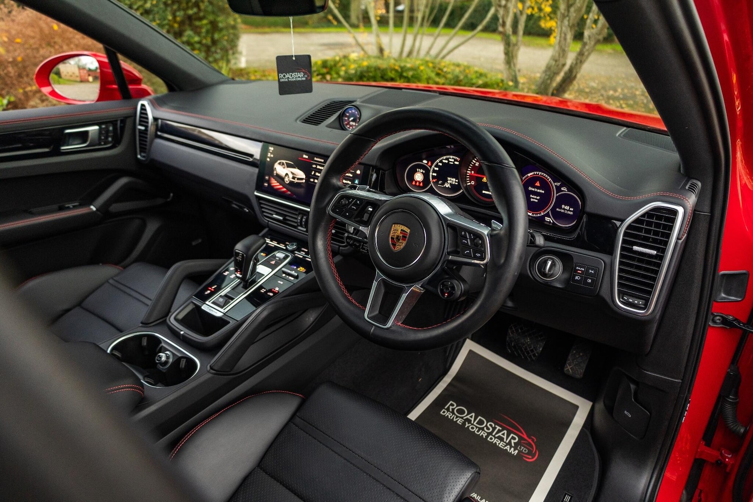 Used Porsche Cayenne 2022 for sale - 76850339: Photo 2