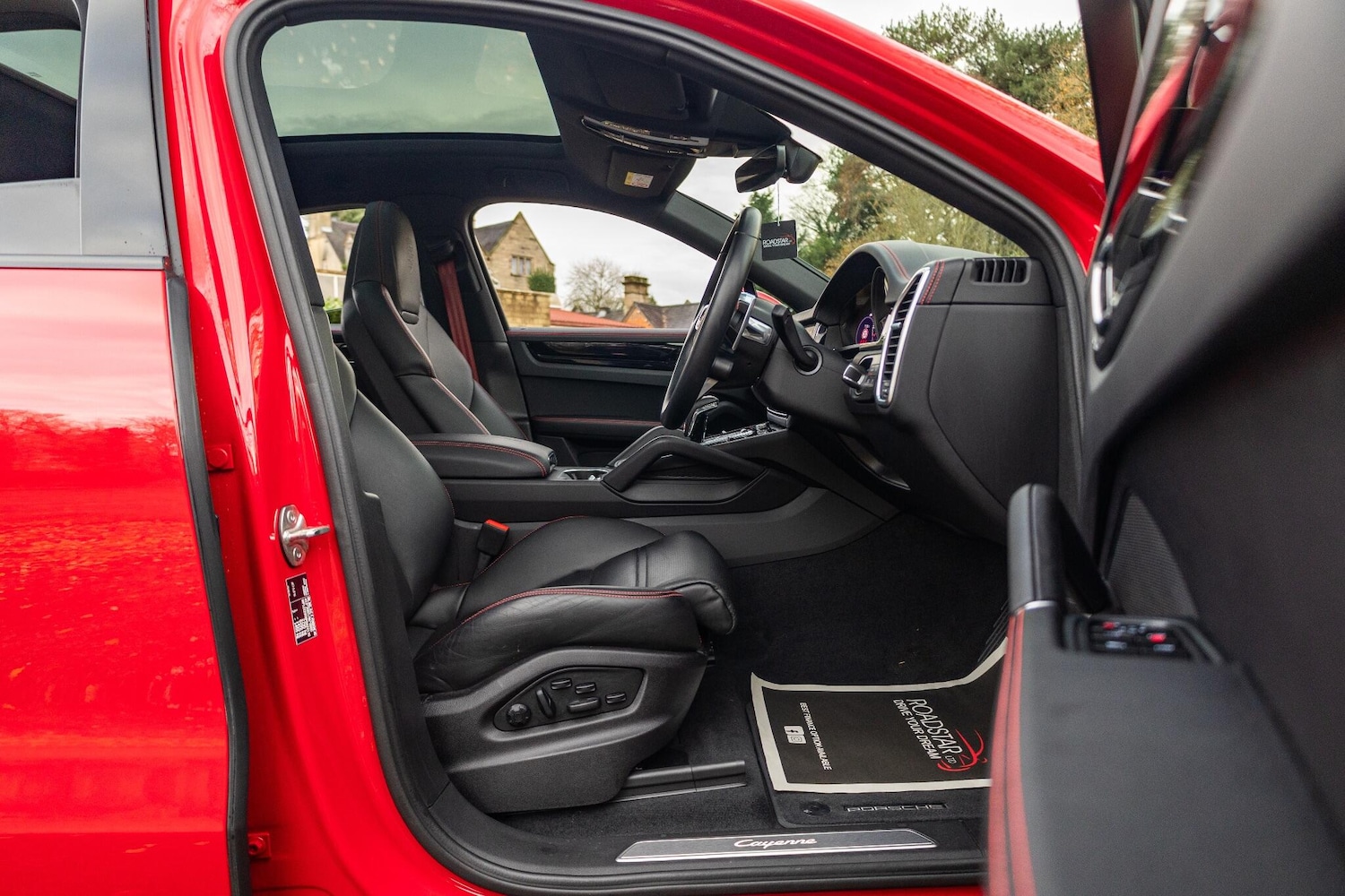 Used Porsche Cayenne 2022 for sale - 76850339: Photo 3