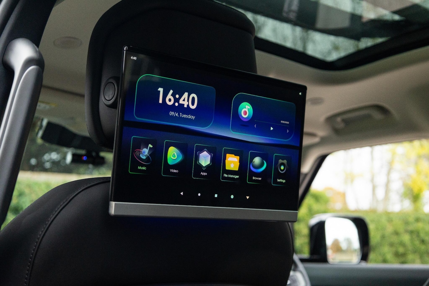 Used Land Rover Defender 2024 for sale - 76886962: Photo 2