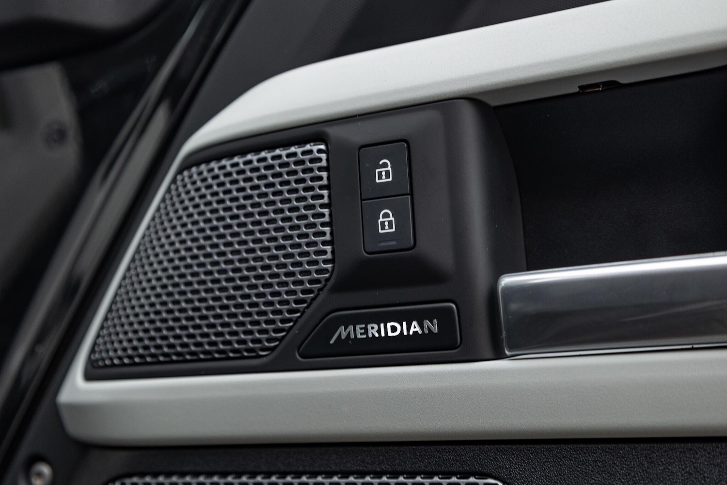 Used Land Rover Defender 2024 for sale - 76886962: Photo 24