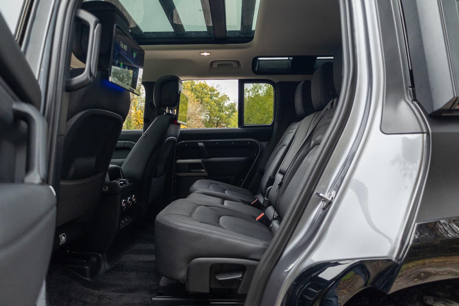 Used Land Rover Defender 2024 for sale - 76886962: Photo 44