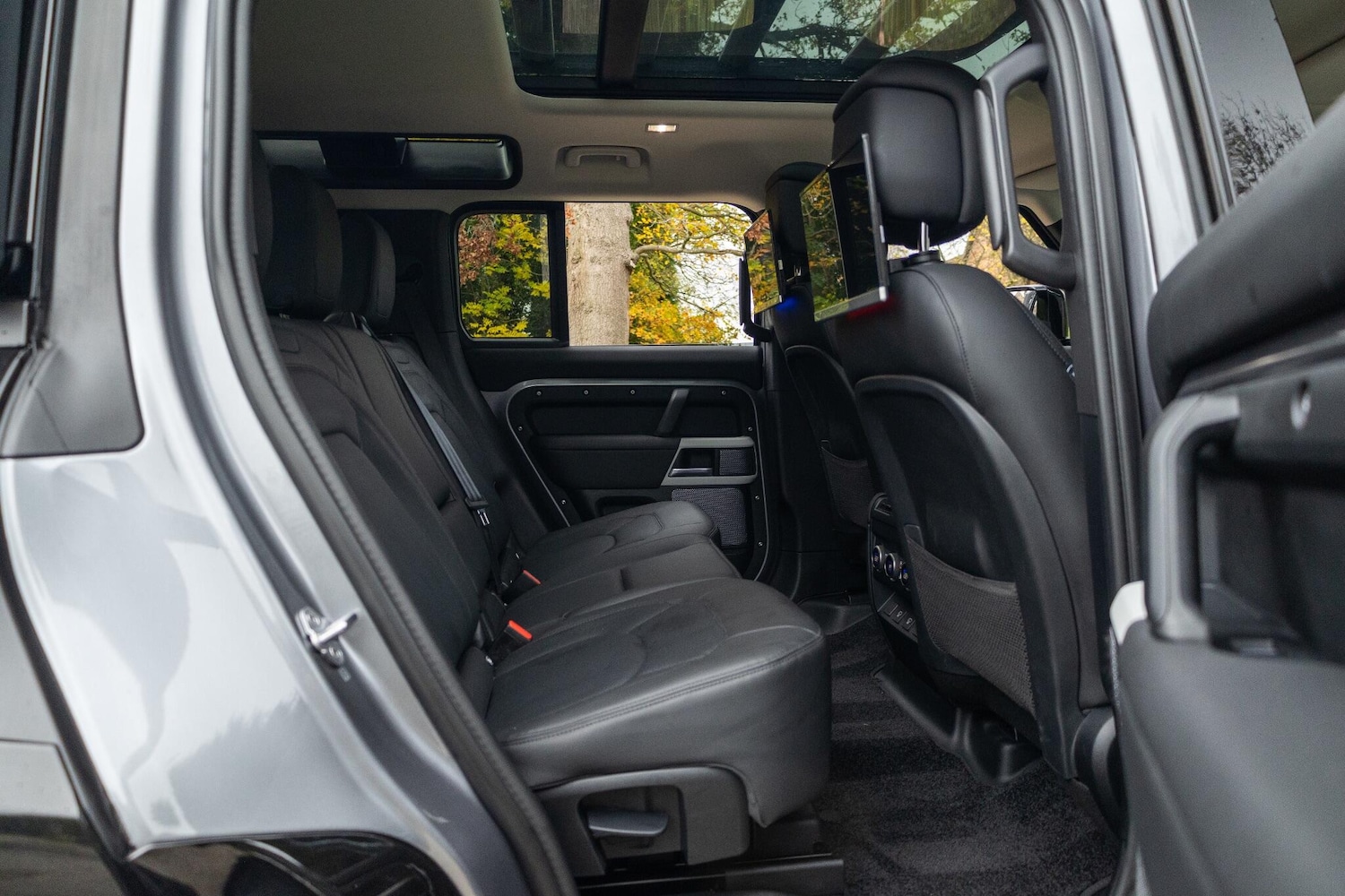 Used Land Rover Defender 2024 for sale - 76886962: Photo 48