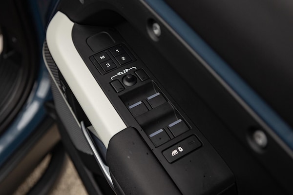Used Land Rover Defender 2023 for sale - 76239821: Photo 12
