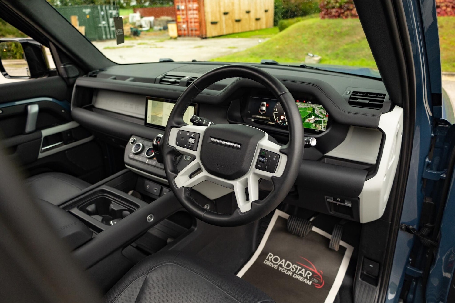 Used Land Rover Defender 110 2023 for sale - 76239821: Photo 2